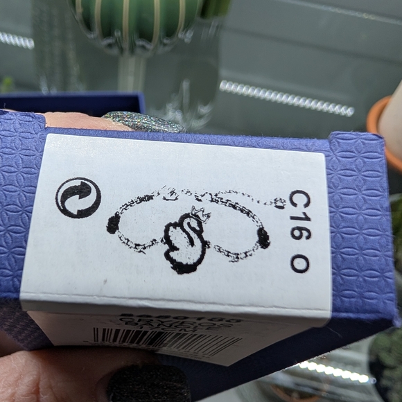 Swarovski Silver and Pink Crystal Swan Bracelet - Picture 3 of 4